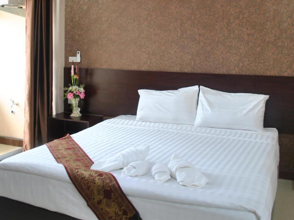 Le Parc Wangnang Hotel Phitsanulok Exterior foto
