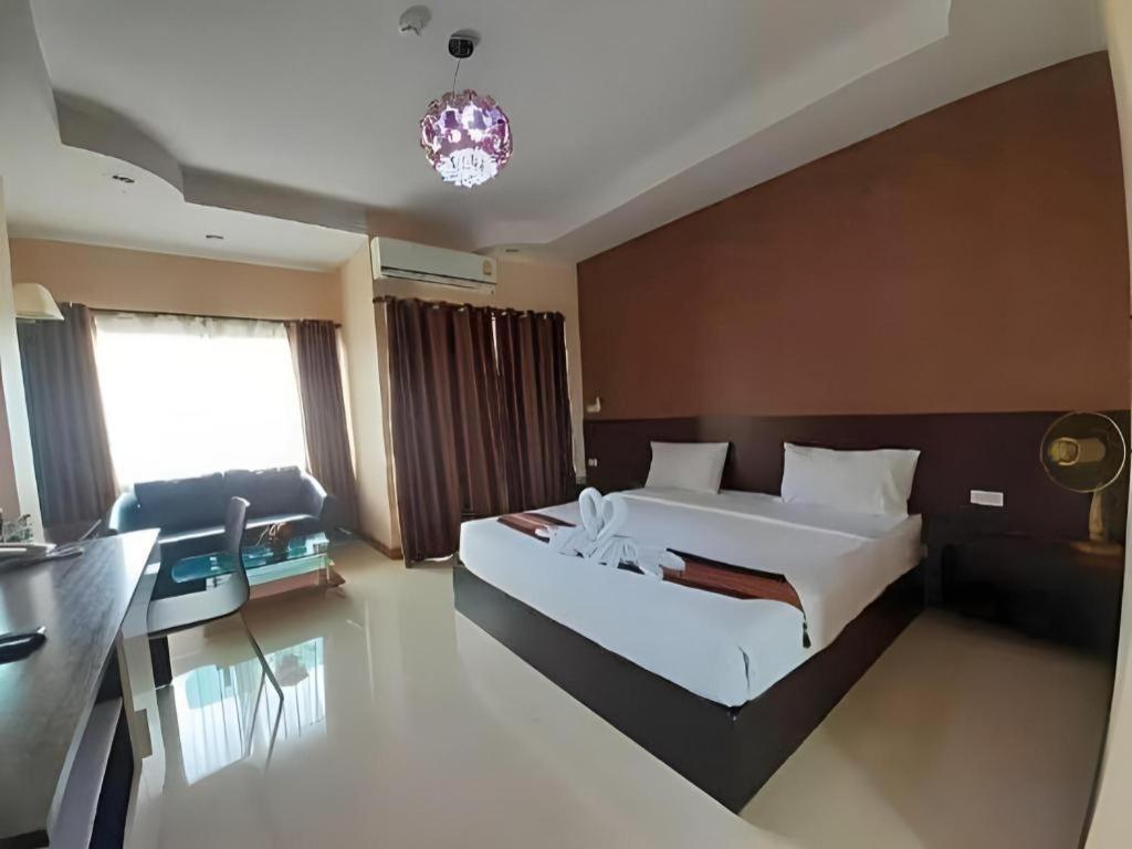 Le Parc Wangnang Hotel Phitsanulok Exterior foto