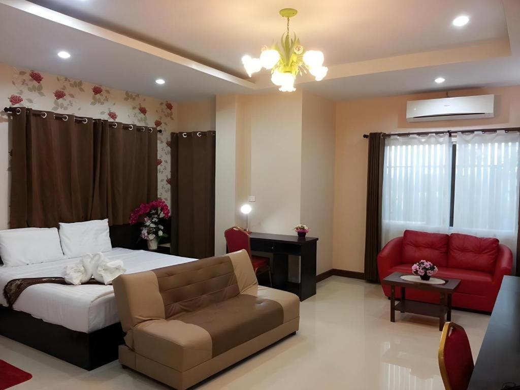 Le Parc Wangnang Hotel Phitsanulok Exterior foto
